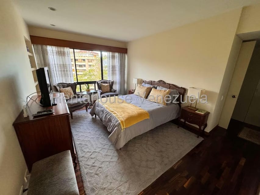 Apartamento (Duplex) en Alquiler en Colinas de Valle Arriba, Distrito Metropolitano - 12