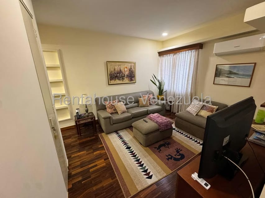 Apartamento (Duplex) en Alquiler en Colinas de Valle Arriba, Distrito Metropolitano - 14