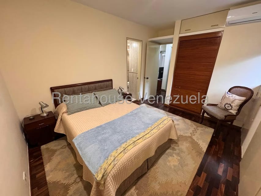 Apartamento (Duplex) en Alquiler en Colinas de Valle Arriba, Distrito Metropolitano - 17
