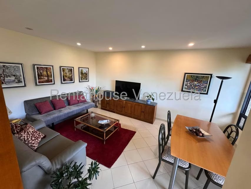 Apartamento (Duplex) en Alquiler en Colinas de Valle Arriba, Distrito Metropolitano - 9