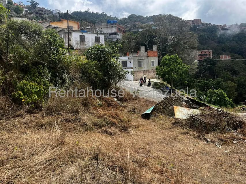 Terreno (Residencial) en Venta en El Junquito, Distrito Metropolitano - 2