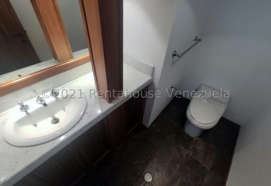 Apartamento (Multiples Niveles) en Venta en Campo Alegre, Distrito Metropolitano - 11