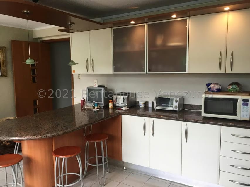 Casa (Contemporaneo) en Venta en Prados del Este, Distrito Metropolitano - 13