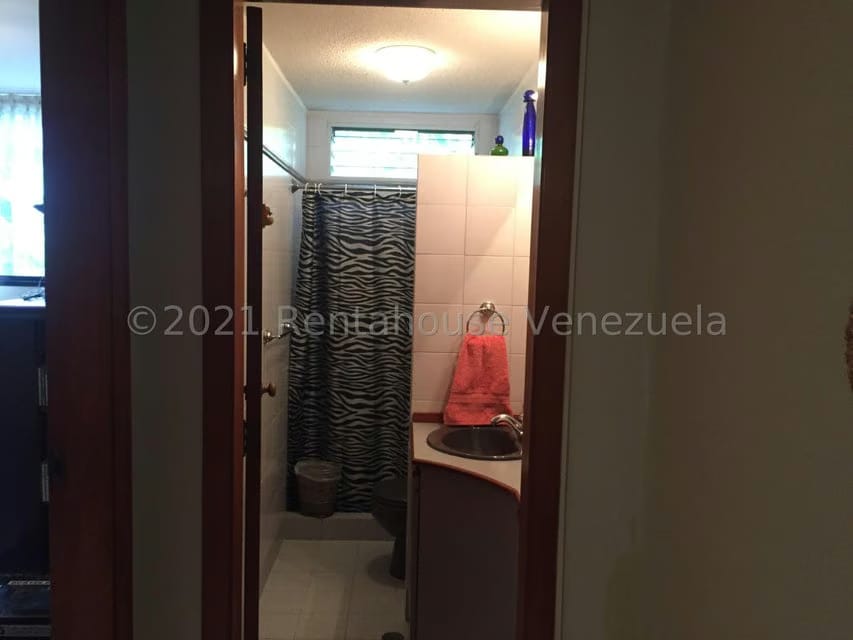 Casa (Contemporaneo) en Venta en Prados del Este, Distrito Metropolitano - 17