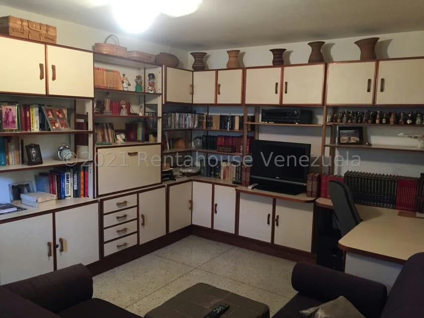 Casa (Contemporaneo) en Venta en Prados del Este, Distrito Metropolitano - 18