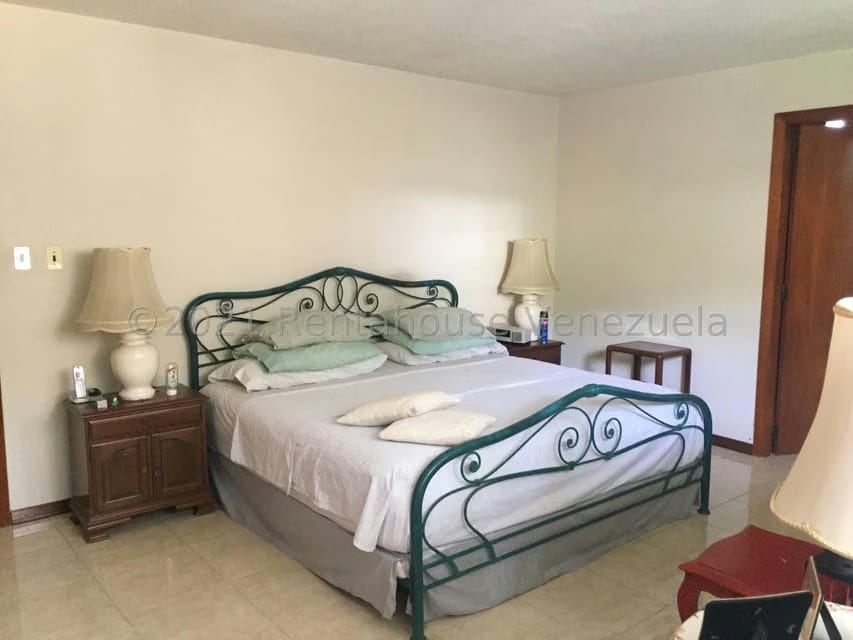 Casa (Contemporaneo) en Venta en Prados del Este, Distrito Metropolitano - 25