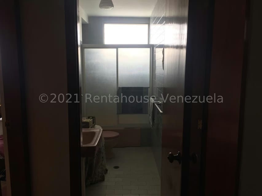 Casa (Contemporaneo) en Venta en Prados del Este, Distrito Metropolitano - 29