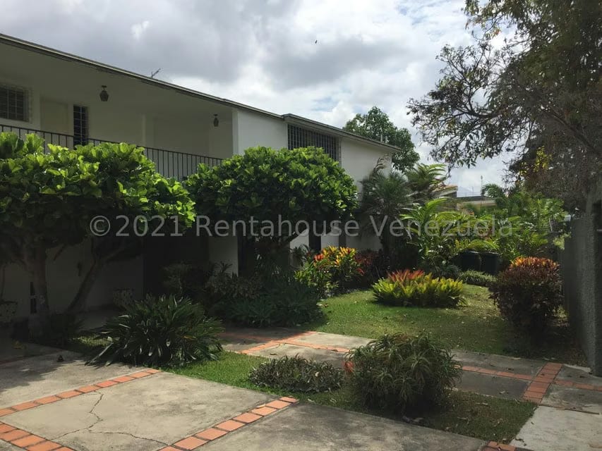 Casa (Contemporaneo) en Venta en Prados del Este, Distrito Metropolitano - 4