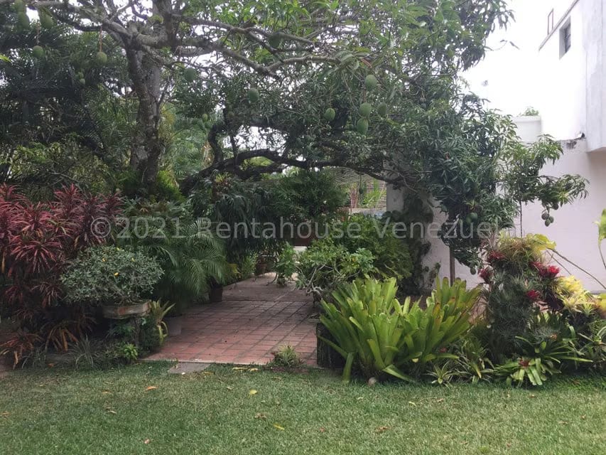 Casa (Contemporaneo) en Venta en Prados del Este, Distrito Metropolitano - 33