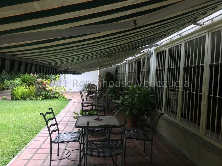 Casa (Contemporaneo) en Venta en Prados del Este, Distrito Metropolitano - 35