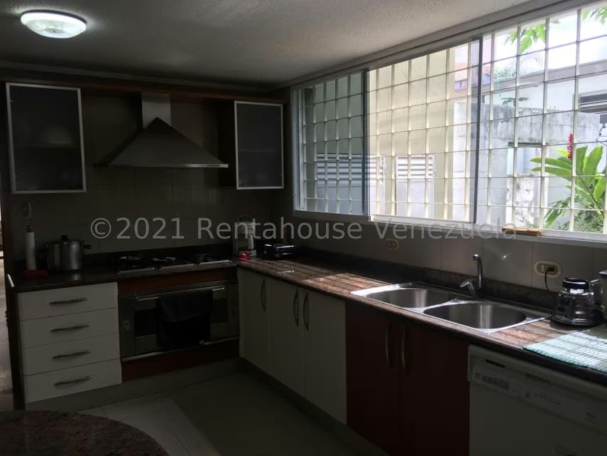 Casa (Contemporaneo) en Venta en Prados del Este, Distrito Metropolitano - 9