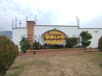 Casa 2 Nivel en Venta Res. Terrazas Buenaventura - Guatire