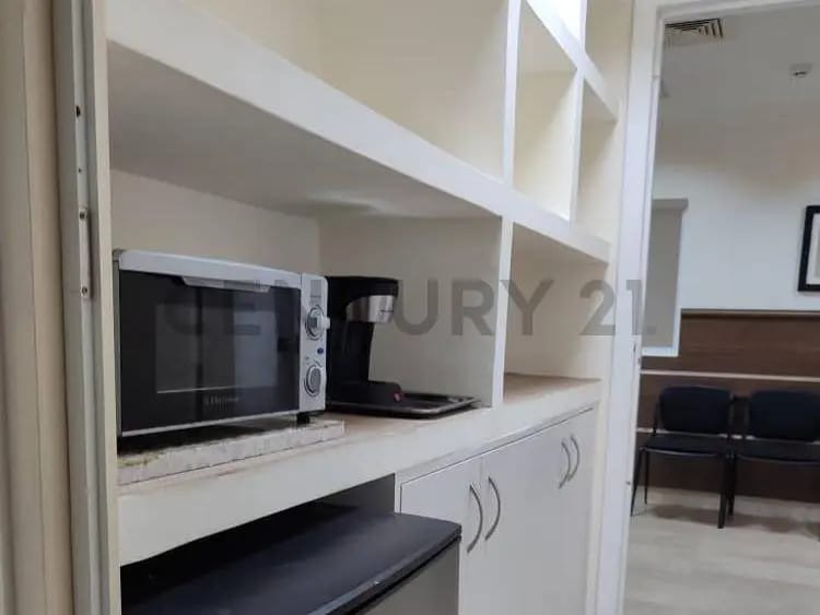 En Venta Excelente Consultorio Amoblado y Equipado - 2