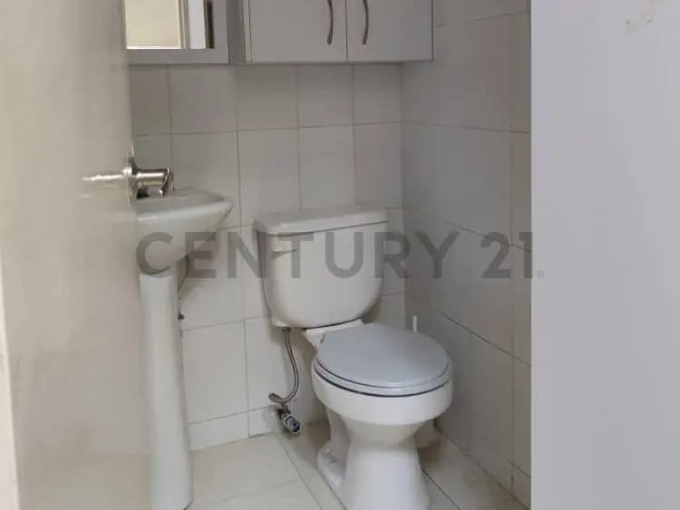 En Venta Excelente Consultorio Amoblado y Equipado - 4