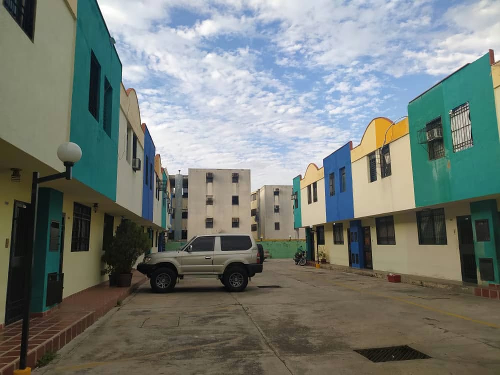 Townhouse en res Villas del Sol, Parque Valencia