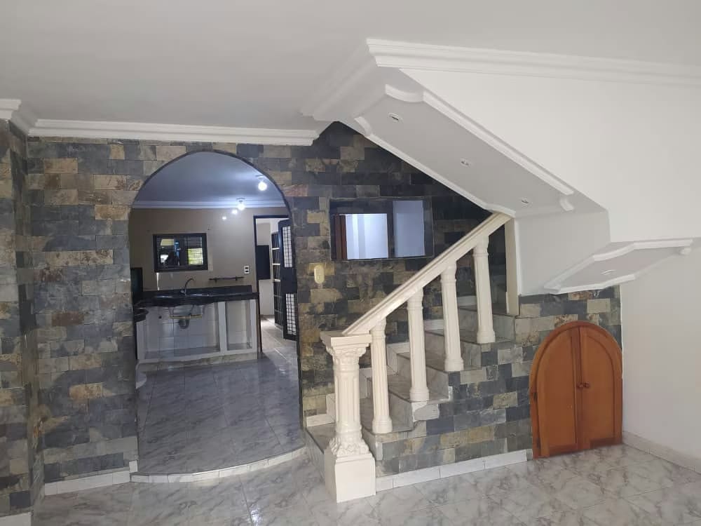 Townhouse en res Villas del Sol, Parque Valencia - 3