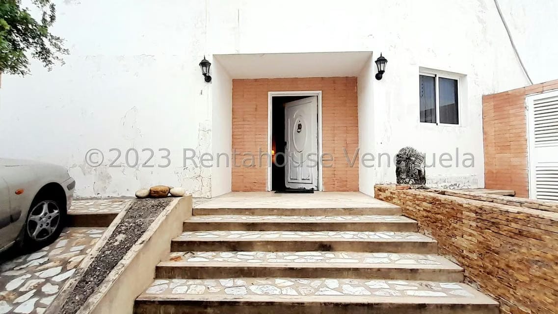 Casa (1 Nivel) en Venta en La Lago, Zulia - 2