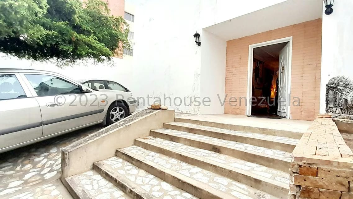 Casa (1 Nivel) en Venta en La Lago, Zulia - 3