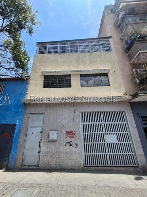 Comercial (Edificio) en Venta en Catia, Distrito Metropolitano - 2