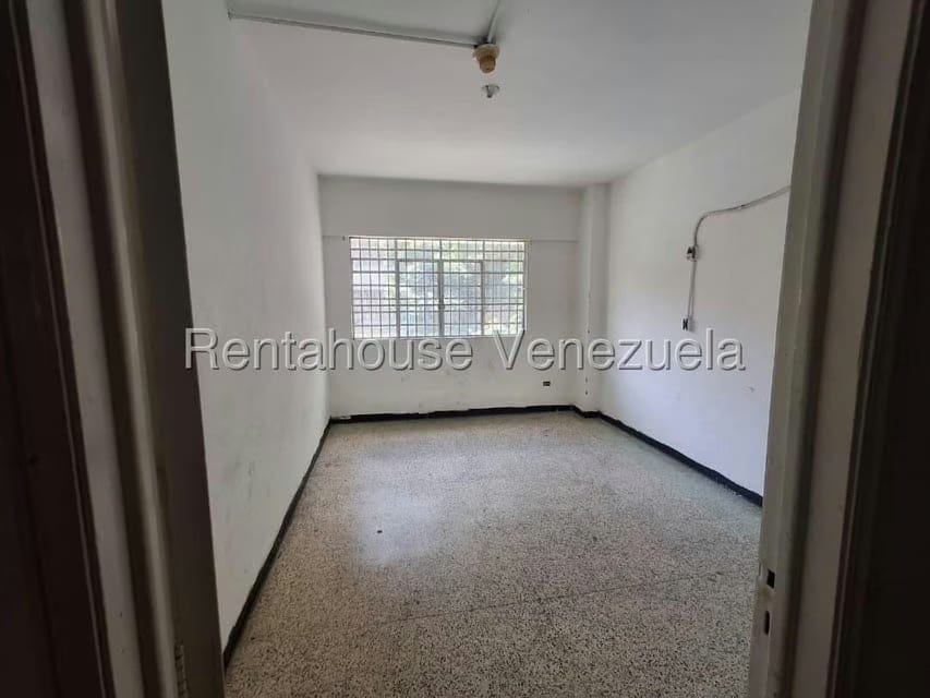 Comercial (Edificio) en Venta en Catia, Distrito Metropolitano - 13