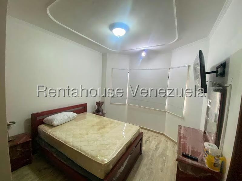 Apartamento (1 Nivel) en Alquiler en Calle Coto Paul, Zulia - 11