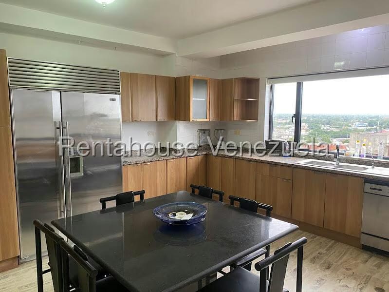 Apartamento (1 Nivel) en Alquiler en Calle Coto Paul, Zulia - 4