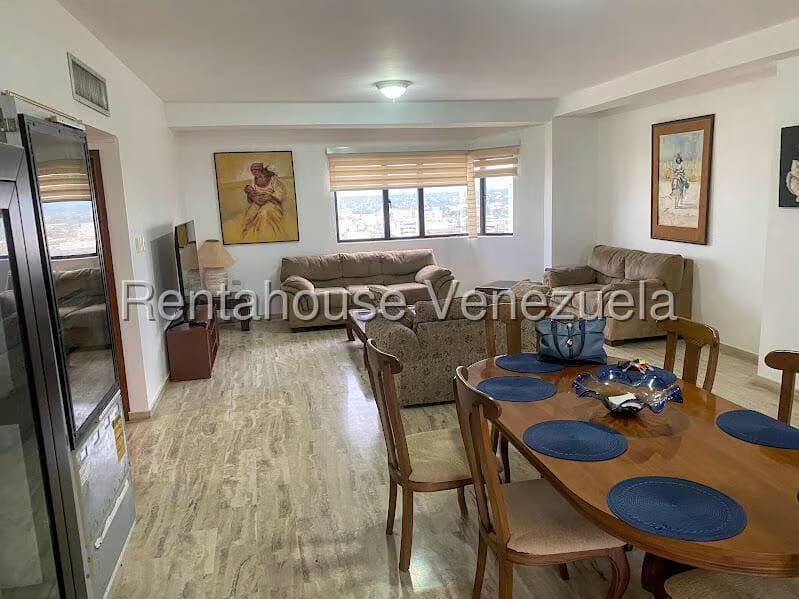 Apartamento (1 Nivel) en Alquiler en Calle Coto Paul, Zulia - 5