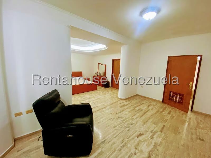 Apartamento (1 Nivel) en Alquiler en Calle Coto Paul, Zulia - 8