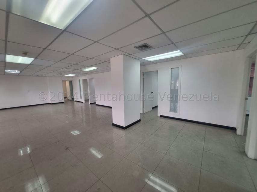 Comercial (Oficina) en Venta en Los Palos Grandes, Distrito Metropolitano - 2