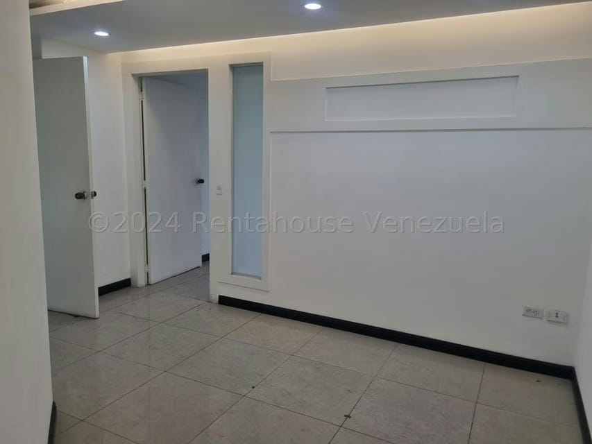 Comercial (Oficina) en Venta en Los Palos Grandes, Distrito Metropolitano - 4