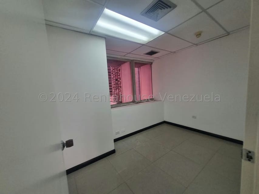 Comercial (Oficina) en Venta en Los Palos Grandes, Distrito Metropolitano - 9