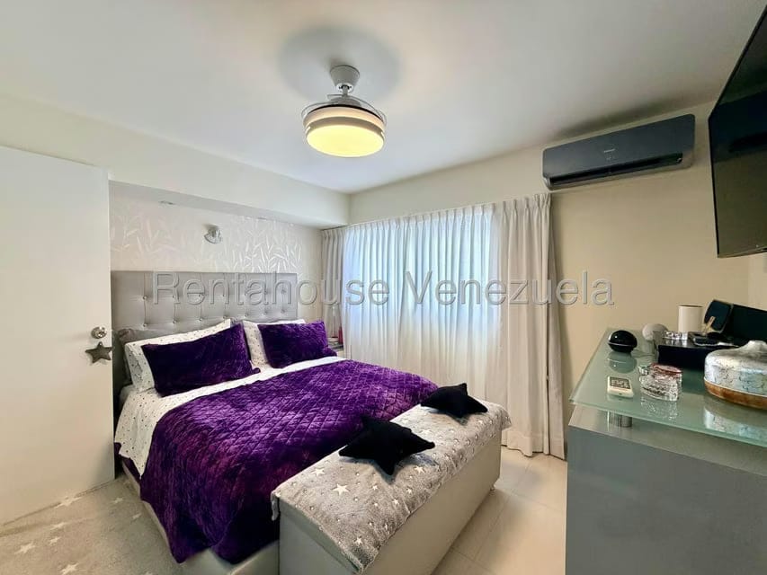 Apartamento (1 Nivel) en Venta en Los Dos Caminos, Distrito Metropolitano - 11