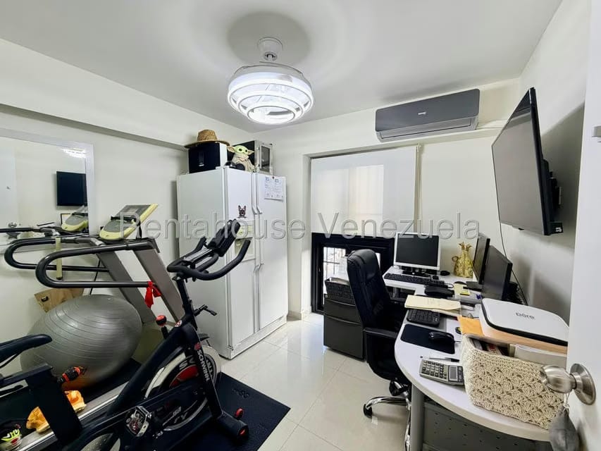 Apartamento (1 Nivel) en Venta en Los Dos Caminos, Distrito Metropolitano - 14