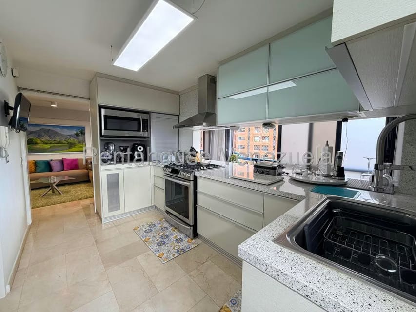 Apartamento (1 Nivel) en Venta en Los Dos Caminos, Distrito Metropolitano - 3