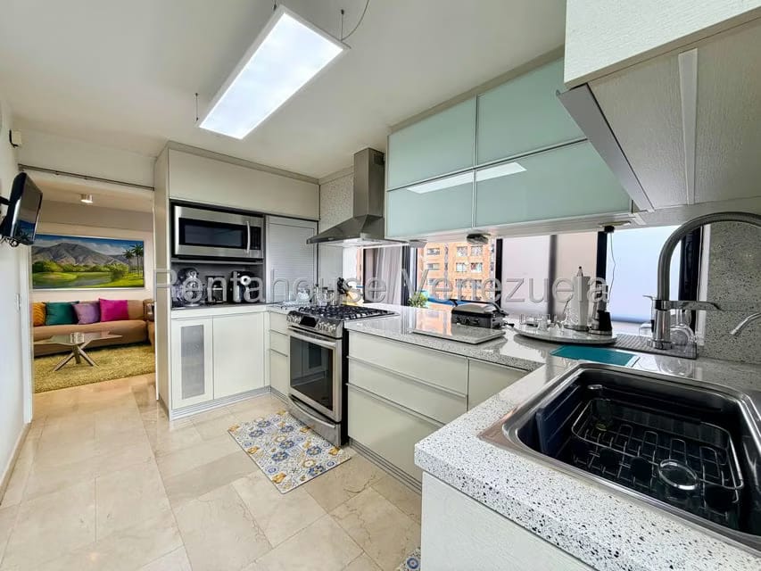 Apartamento (1 Nivel) en Venta en Los Dos Caminos, Distrito Metropolitano - 4