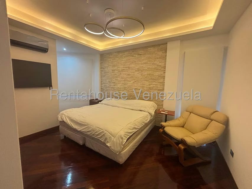 Casa (Duplex) en Venta en Club de Campo, Miranda - 13