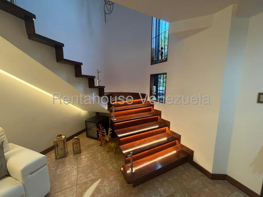 Casa (Duplex) en Venta en Club de Campo, Miranda - 10