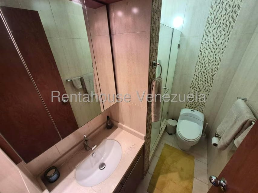Apartamento (1 Nivel) en Venta en Los Palos Grandes, Distrito Metropolitano - 8