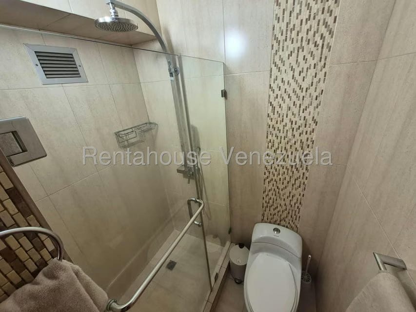 Apartamento (1 Nivel) en Venta en Los Palos Grandes, Distrito Metropolitano - 9