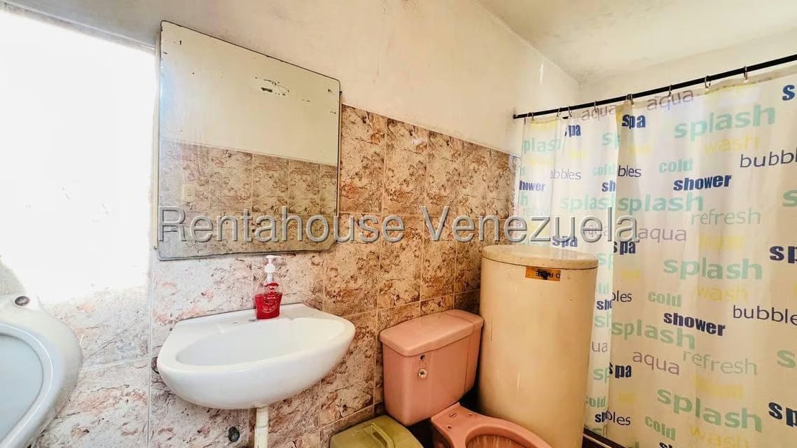 Casa (1 Nivel) en Venta en Parque Residencial Santa Rita, Aragua - 13