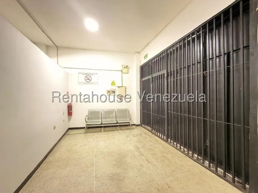 Comercial (Local Comercial) en Alquiler en Parroquia San Agustin, Distrito Metropolitano - 2