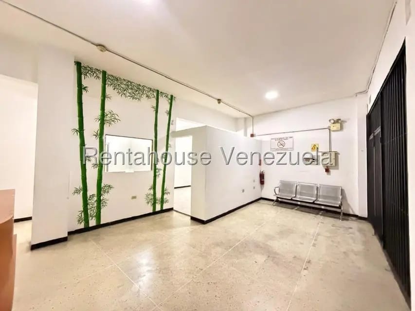 Comercial (Local Comercial) en Alquiler en Parroquia San Agustin, Distrito Metropolitano - 3
