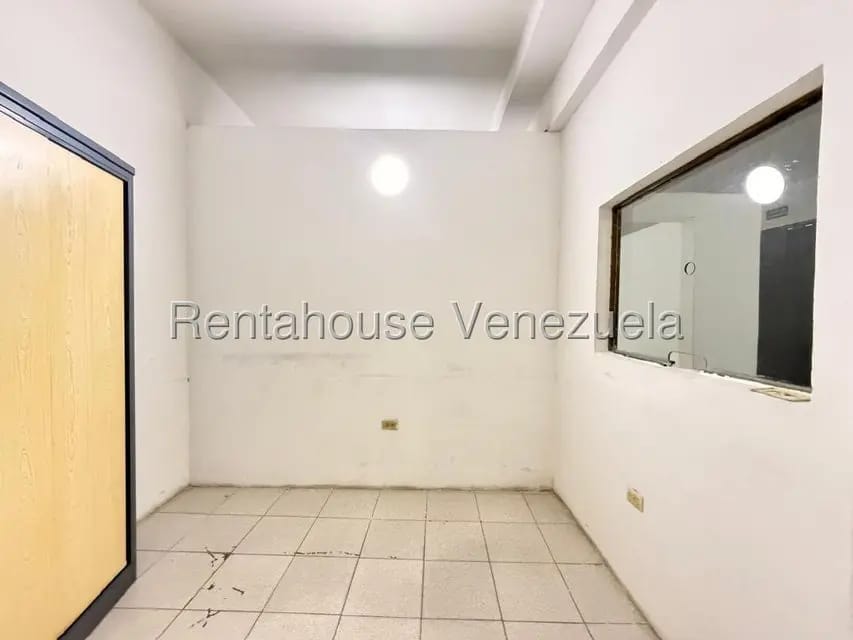 Comercial (Local Comercial) en Alquiler en Parroquia San Agustin, Distrito Metropolitano - 5