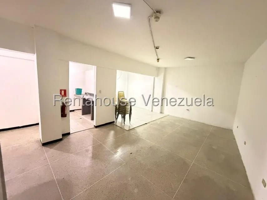 Comercial (Local Comercial) en Alquiler en Parroquia San Agustin, Distrito Metropolitano - 6
