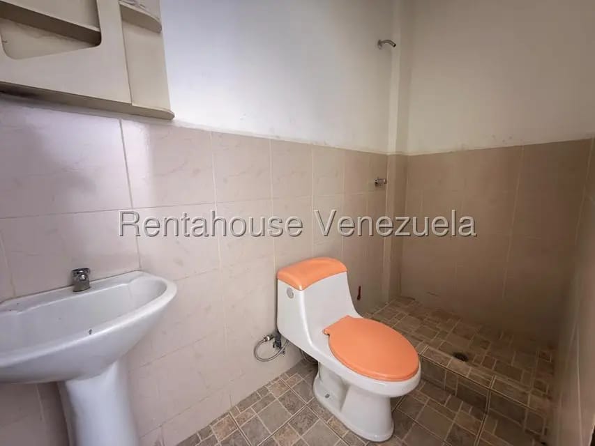 Comercial (Local Comercial) en Alquiler en Parroquia San Agustin, Distrito Metropolitano - 8