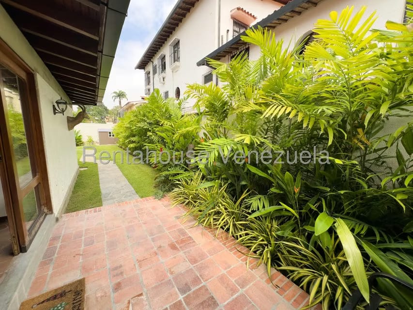 Casa (Multipes Niveles) en Venta en Los Chorros, Distrito Metropolitano - 16