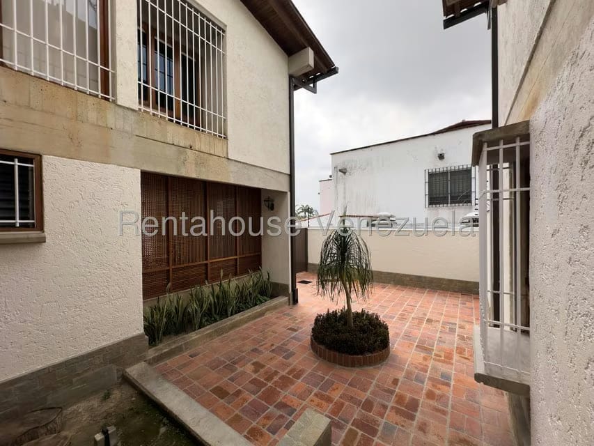 Casa (Multipes Niveles) en Venta en Los Chorros, Distrito Metropolitano - 45