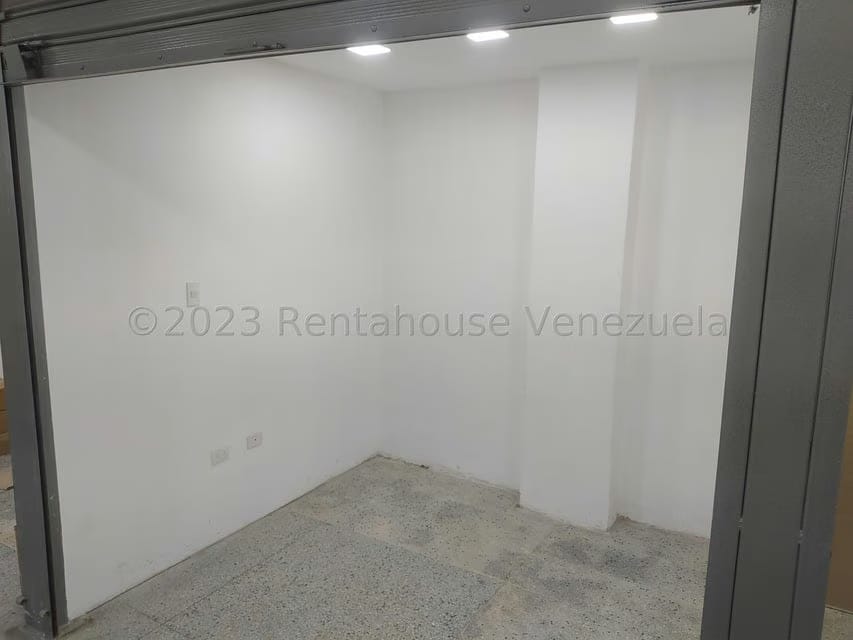 Comercial (Local Comercial) en Alquiler en Parroquia Catedral, Distrito Metropolitano - 4