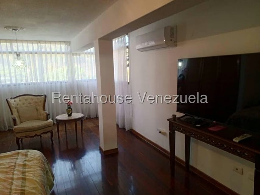 Apartamento (Duplex) en Venta en La Tahona, Distrito Metropolitano - 21