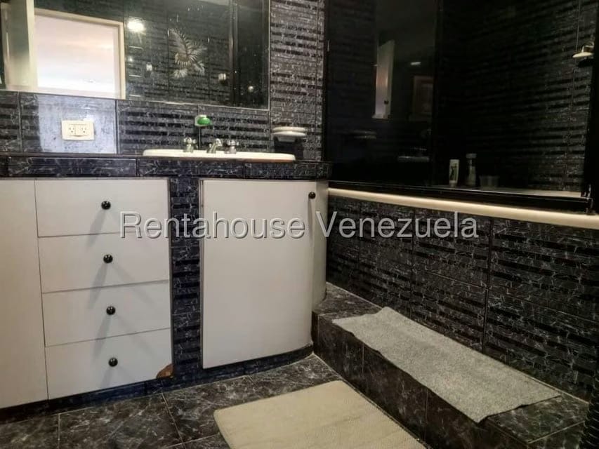 Apartamento (Duplex) en Venta en La Tahona, Distrito Metropolitano - 22